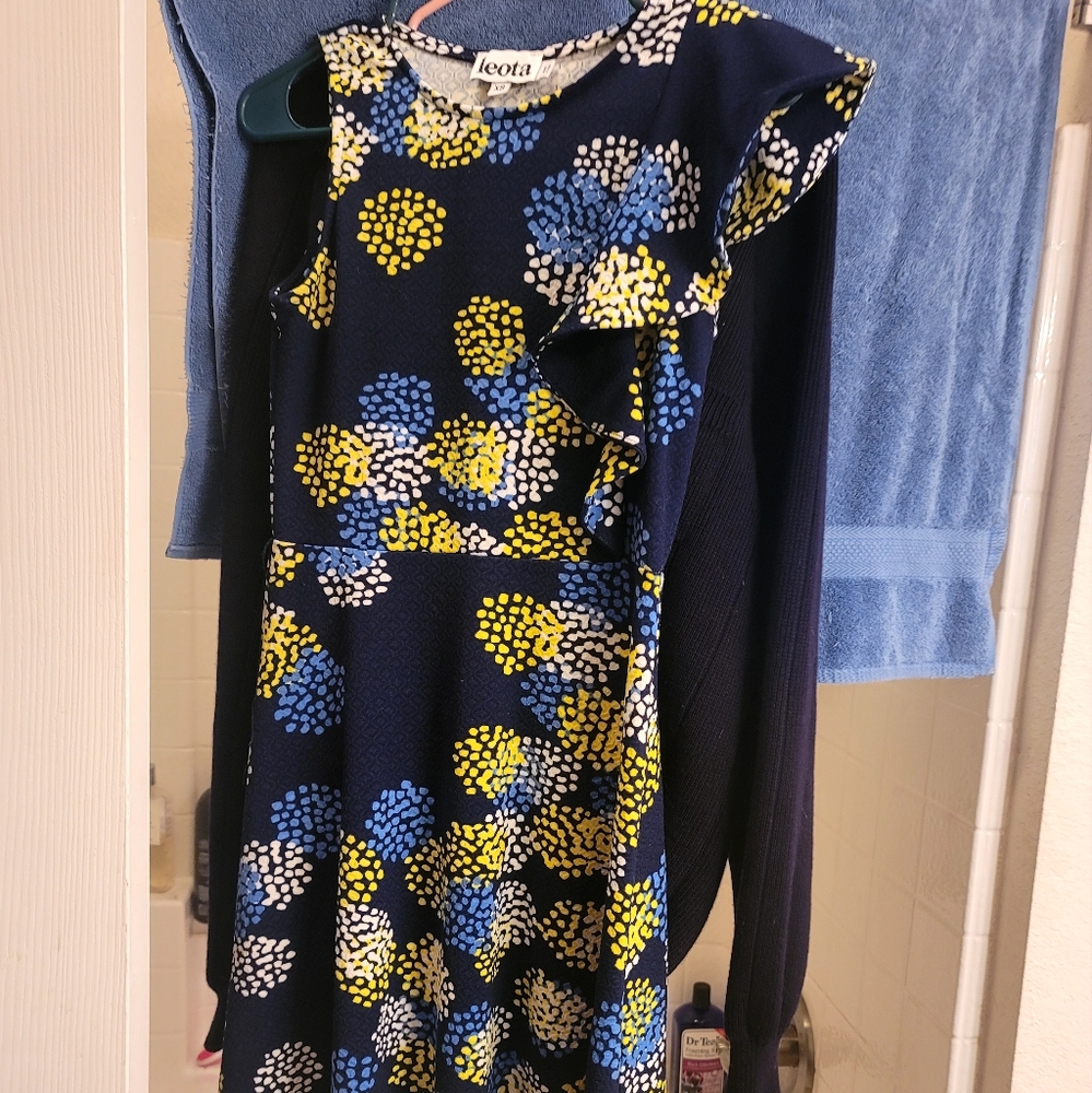DRESS